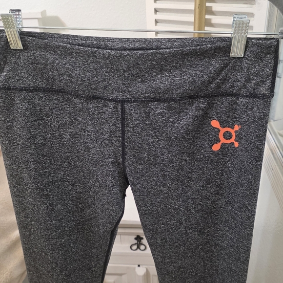Rare Orangetheory Fitness Leggings - Picture 3 of 11